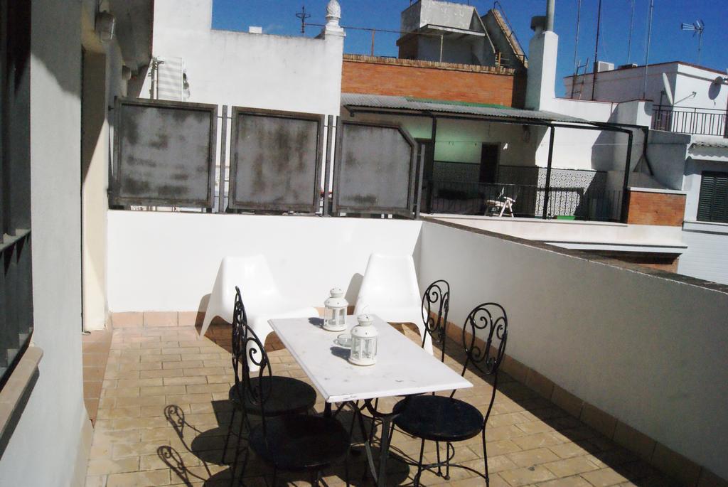 Apartamentos Turisticos La Encarnacion Seville Exterior photo