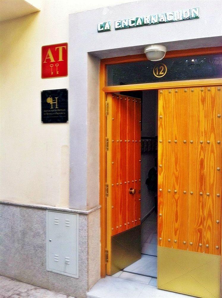 Apartamentos Turisticos La Encarnacion Seville Exterior photo